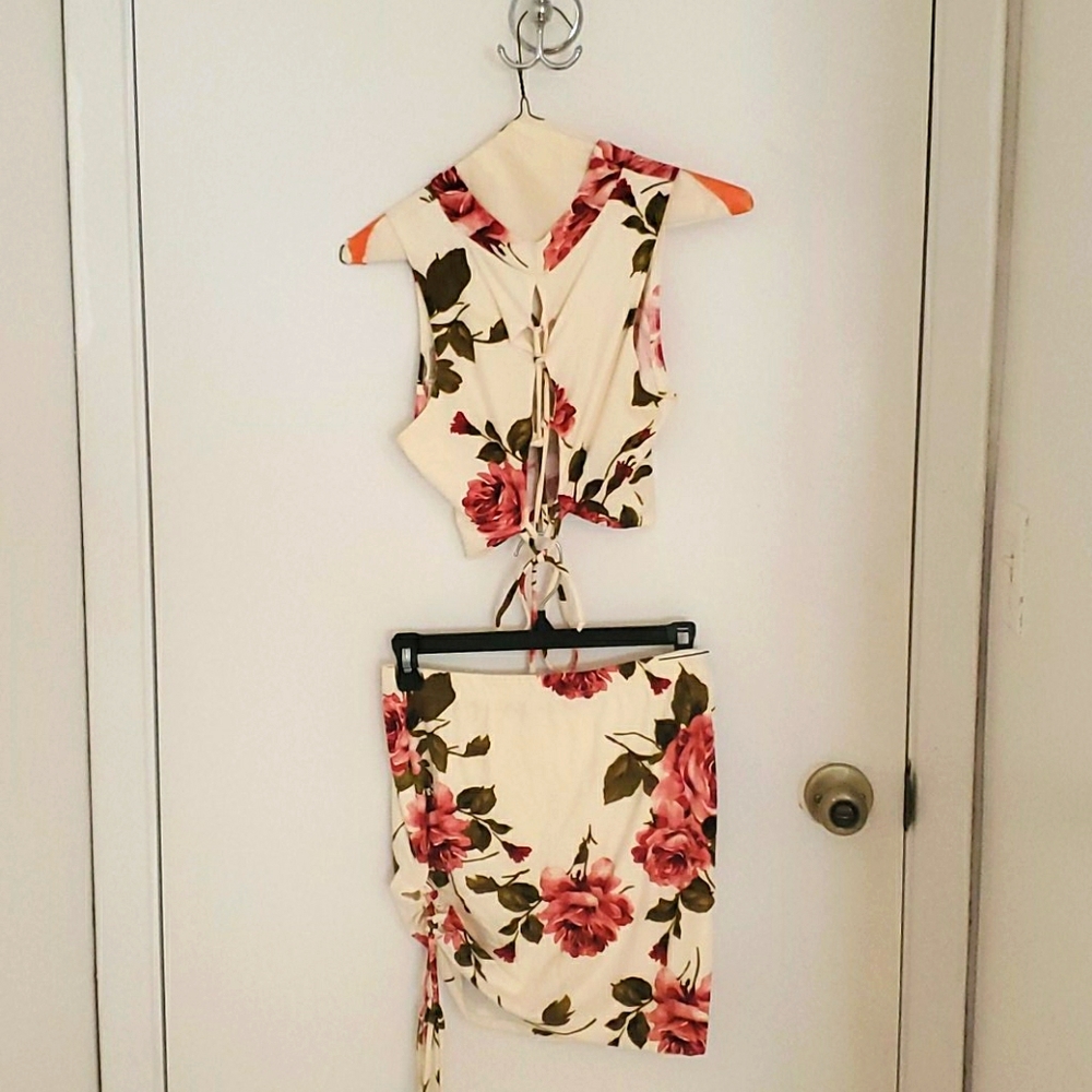 Floral set. Floral top. Floral skirt